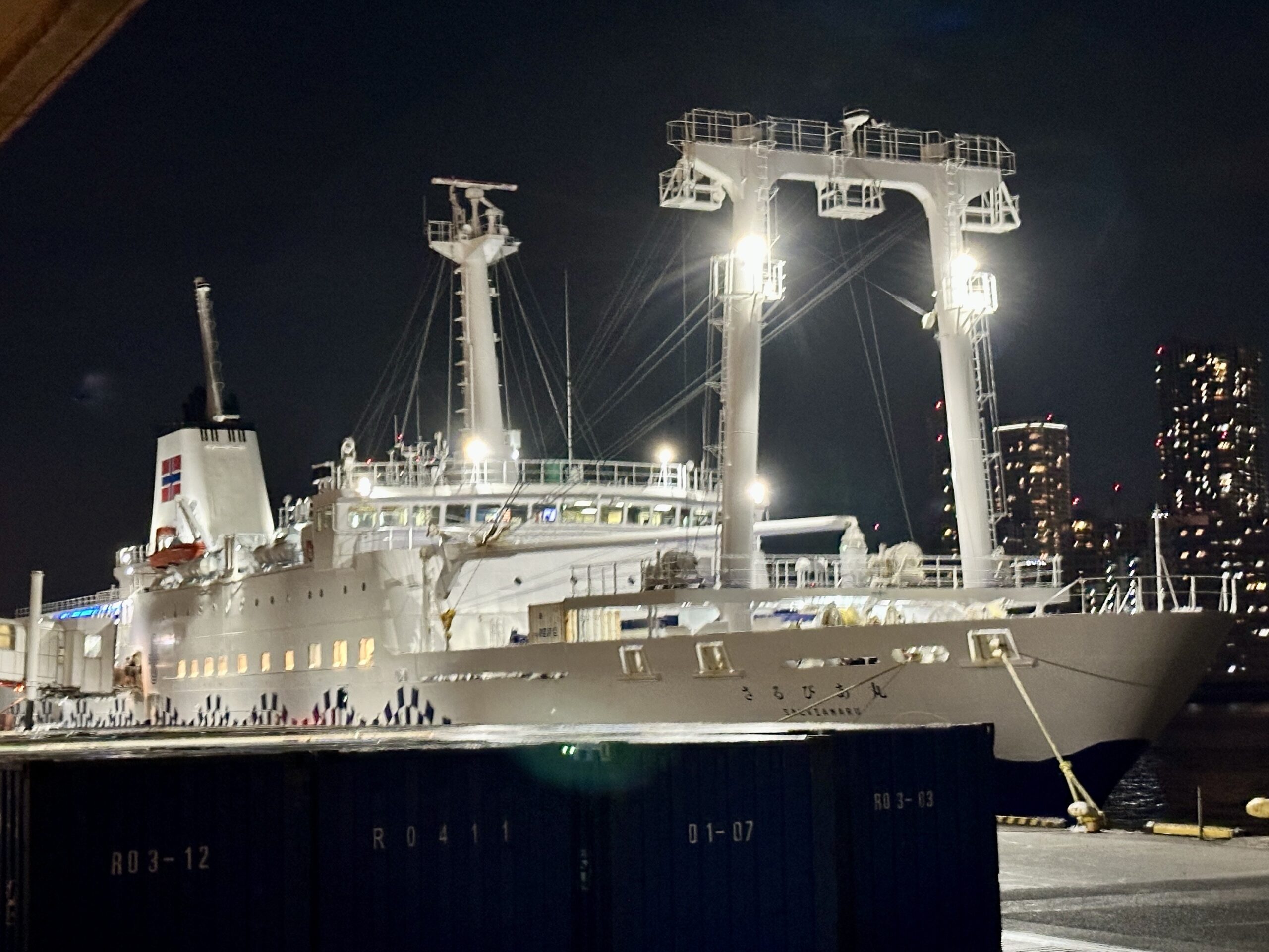 伊豆諸島過夜渡輪 SARUVIA ｜東京出發夜航 × 東海汽船搭乘預約教學＋船上設施介紹